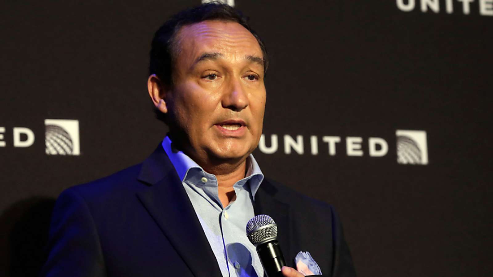 Karriereknick für den Konzernchef von United Airlines: Oscar Munoz steigt nicht wie geplant zum Verwaltungsratspräsidenten der Fluggesellschaft auf.